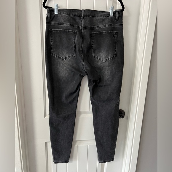 Grace & Lace New Button Fly Faded Black Distressed Repurposed Denim size 14 - Picture 4 of 6